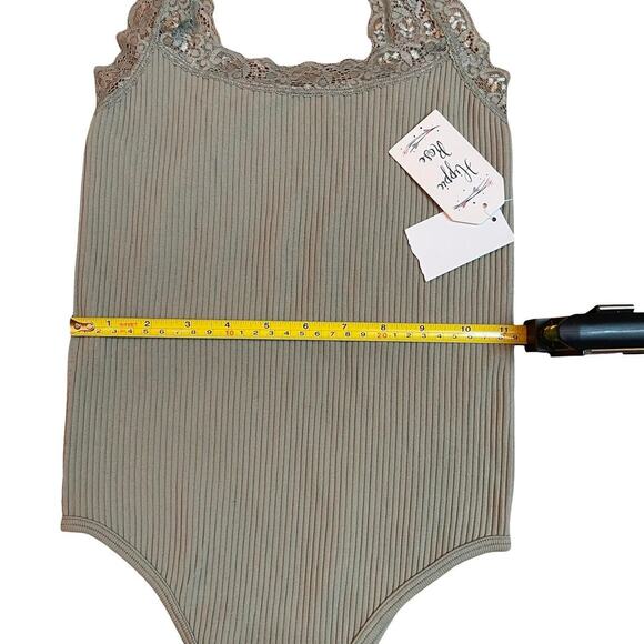 Hippie Rose Lace Trim Bodysuit NWT Size S NWT - Picture 7 of 8